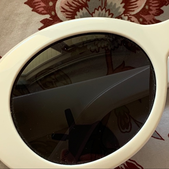 Urban Outfitters - Retro Oval Sunglasses - Picture 7 of 7